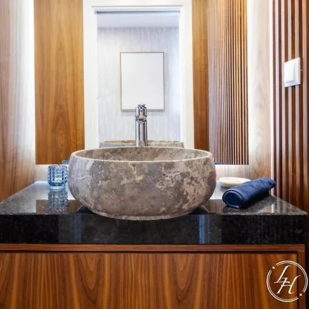 Casa Serena - Luxury - Jacuzzi - Pool & Garden * Portimão
